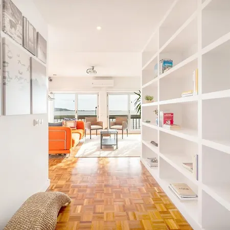 Guestready - Riverfront Modern Living